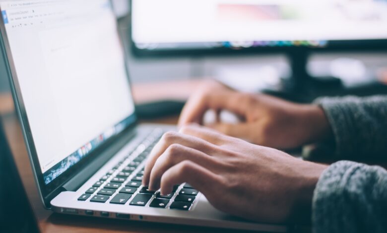 Curso de inglês no currículo: Saiba como colocar (com exemplo)